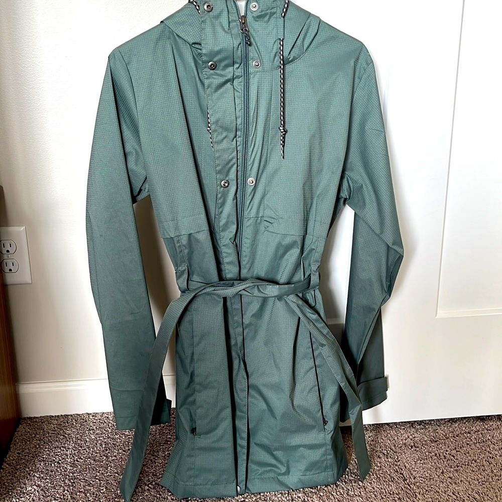 Columbia rain jacket